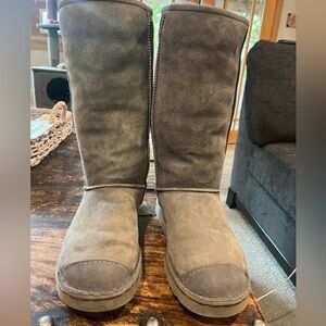 UGG Gray Tall Leather Shearling Lined Boots Sz10